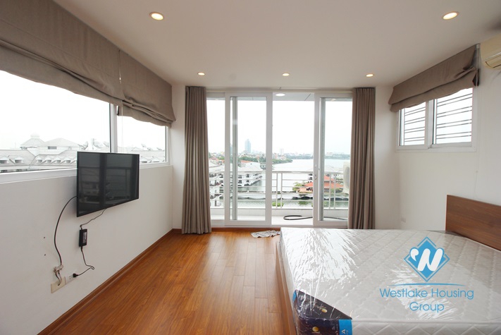 Penthouse aparment for rent in Tay Ho with stunning Westlake view